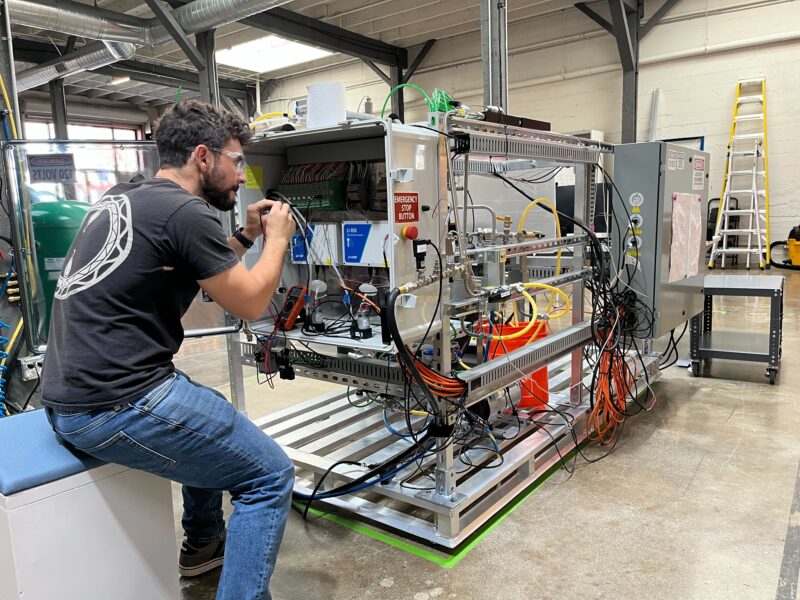 Electrician jobs abroad